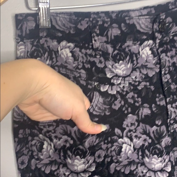 Urban Outfitters BDG High Waist Black Floral Jeans - Picture 4 of 15